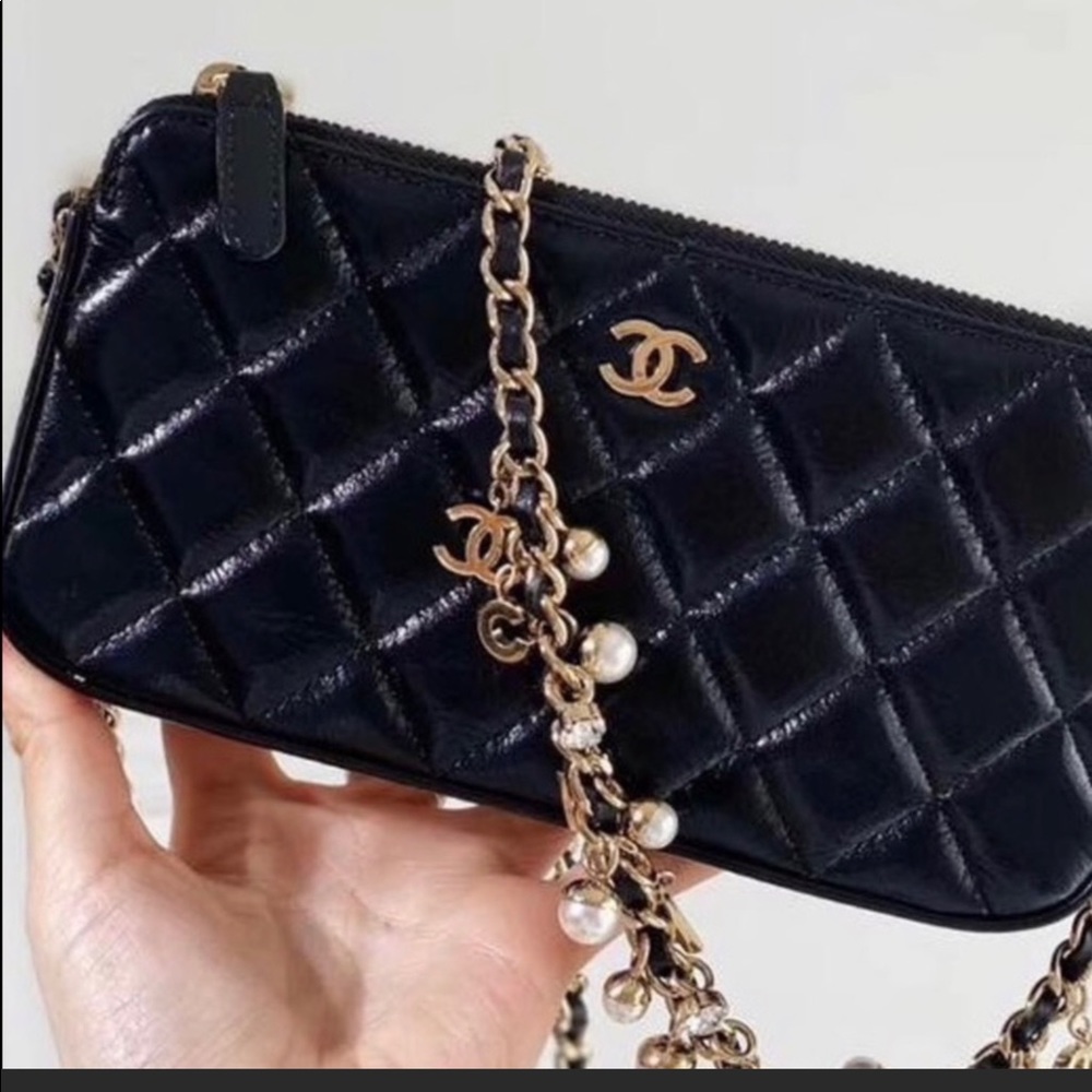Chanel bag - Picture 1 of 4